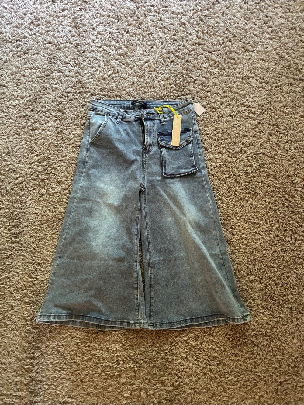 Women’s Ankle-Length Cropped Wide-Leg Jeans in Faded Blue